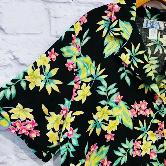 BFA Classics Women’s Vintage Floral‎ Hawaiian Button Down Shirt - Picture 3 of 8